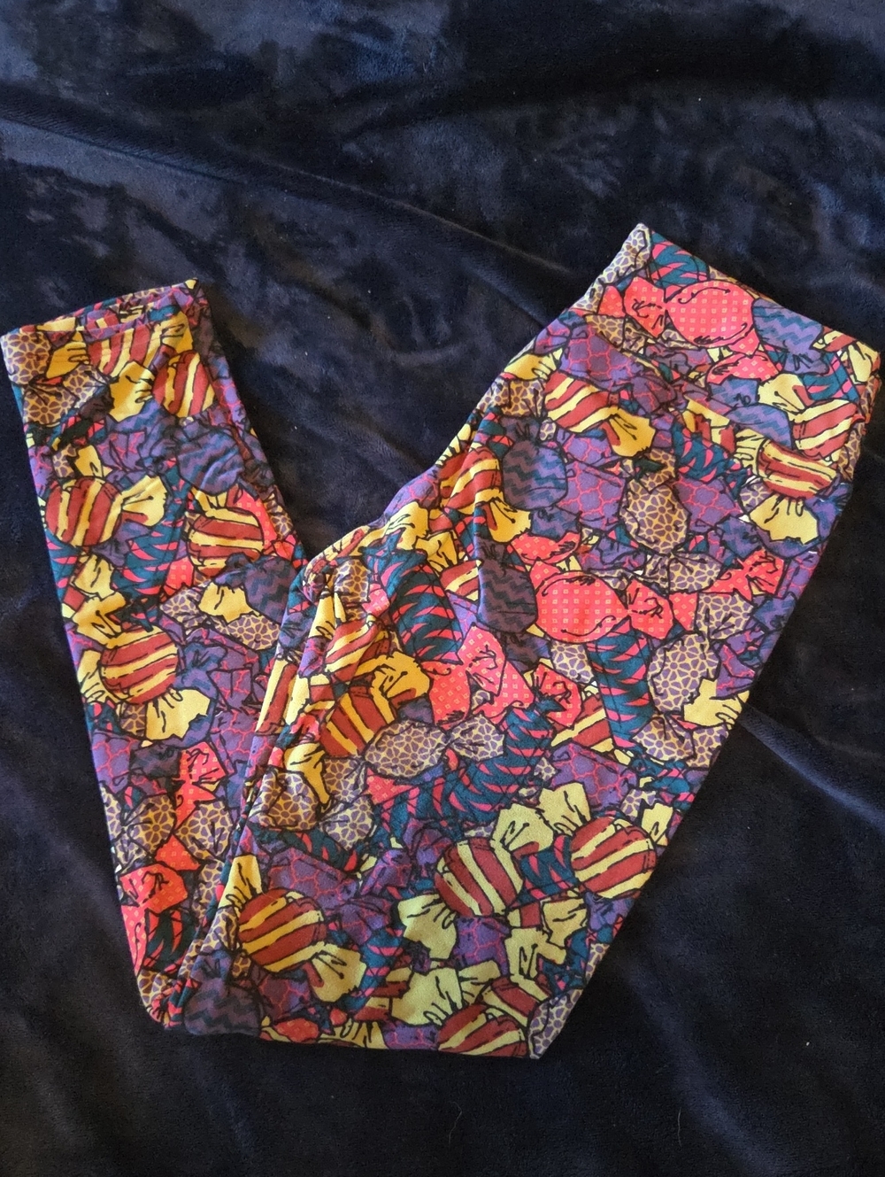 NEW w/out tags LuLaRoe Candy Wrapper Pattern Leggings - One Size